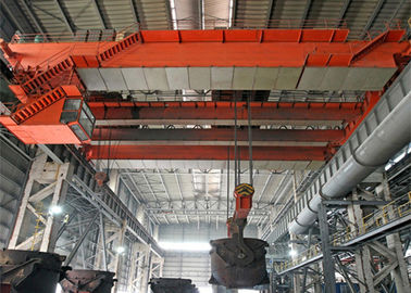 Çelik Fabrikası Çift Kirişli İş İstasyonu Köprü Vinç 3 Faz 380V 50hz 5 - 74 Ton Yük Kapasitesi