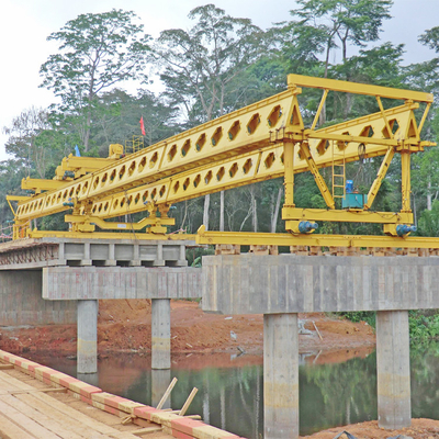 Truss Tipi Çift Çizgi Fırlatma Makinesi Ağır Görevli 100 Ton Otoyol için